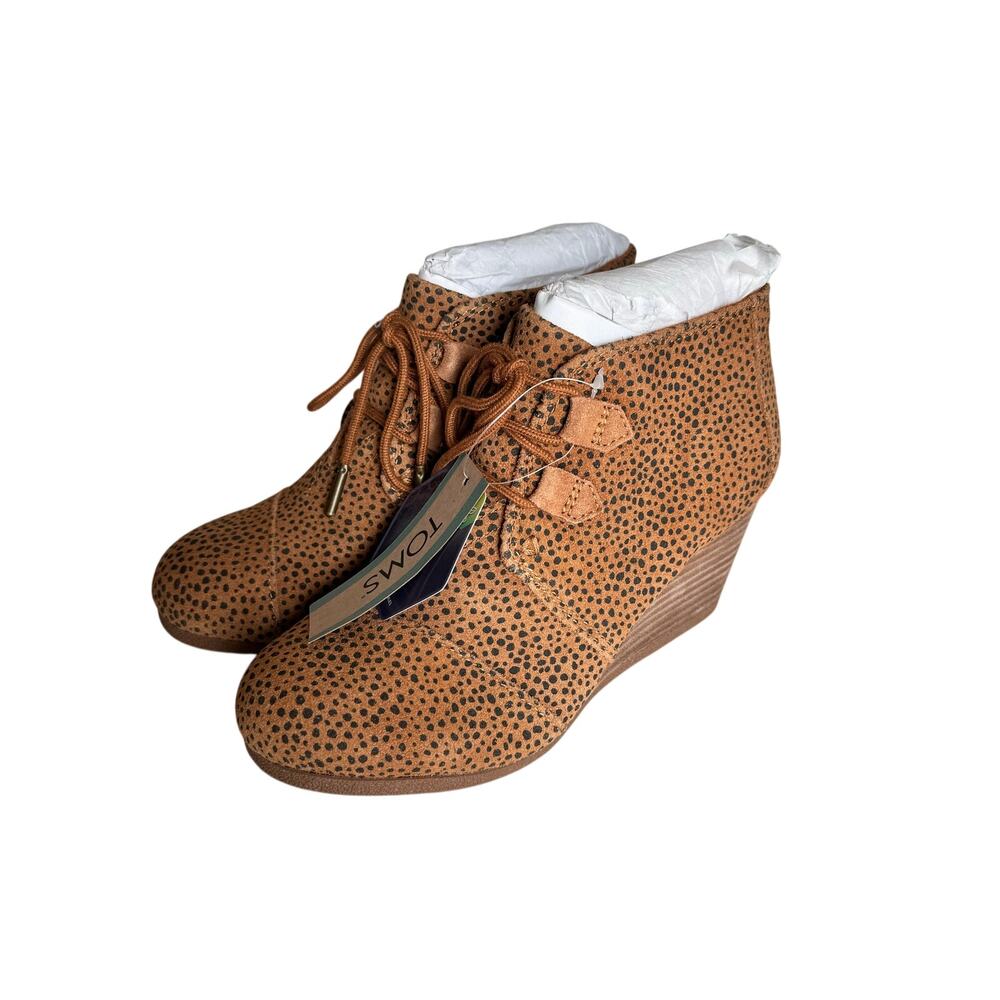TOMS Kala Wedge Booties Cheetah Print Lace Up Ankle Boots NWOB Size 5.5 - Picture 2 of 9